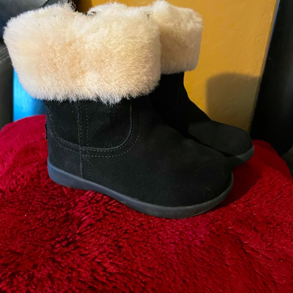 like new black ugg baby girl boots